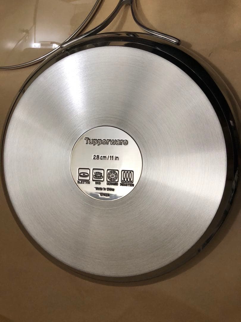 タッパーウェア　Tupper ware 28cmフライパン(ガラスふた付)