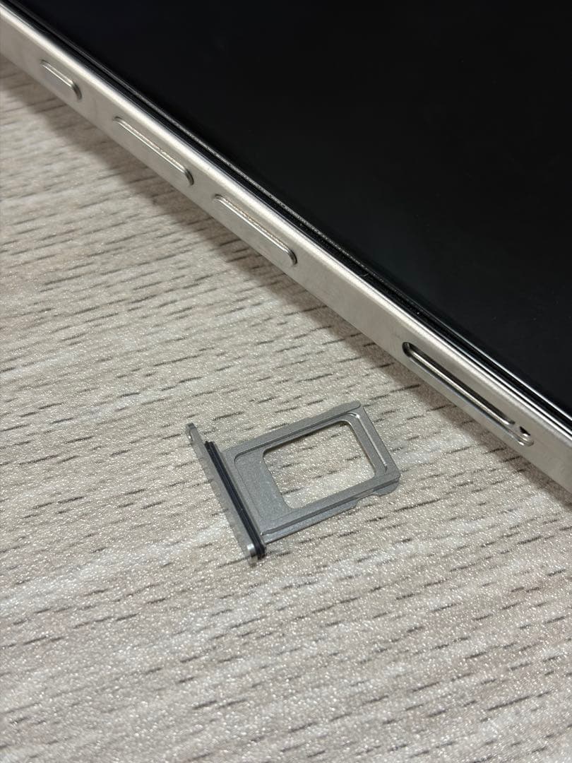 iPhone15 Pro 256GB ホワイトチタニウム