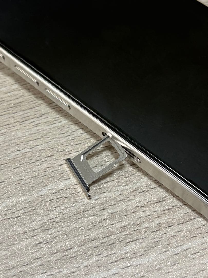 iPhone15 Pro 256GB ホワイトチタニウム