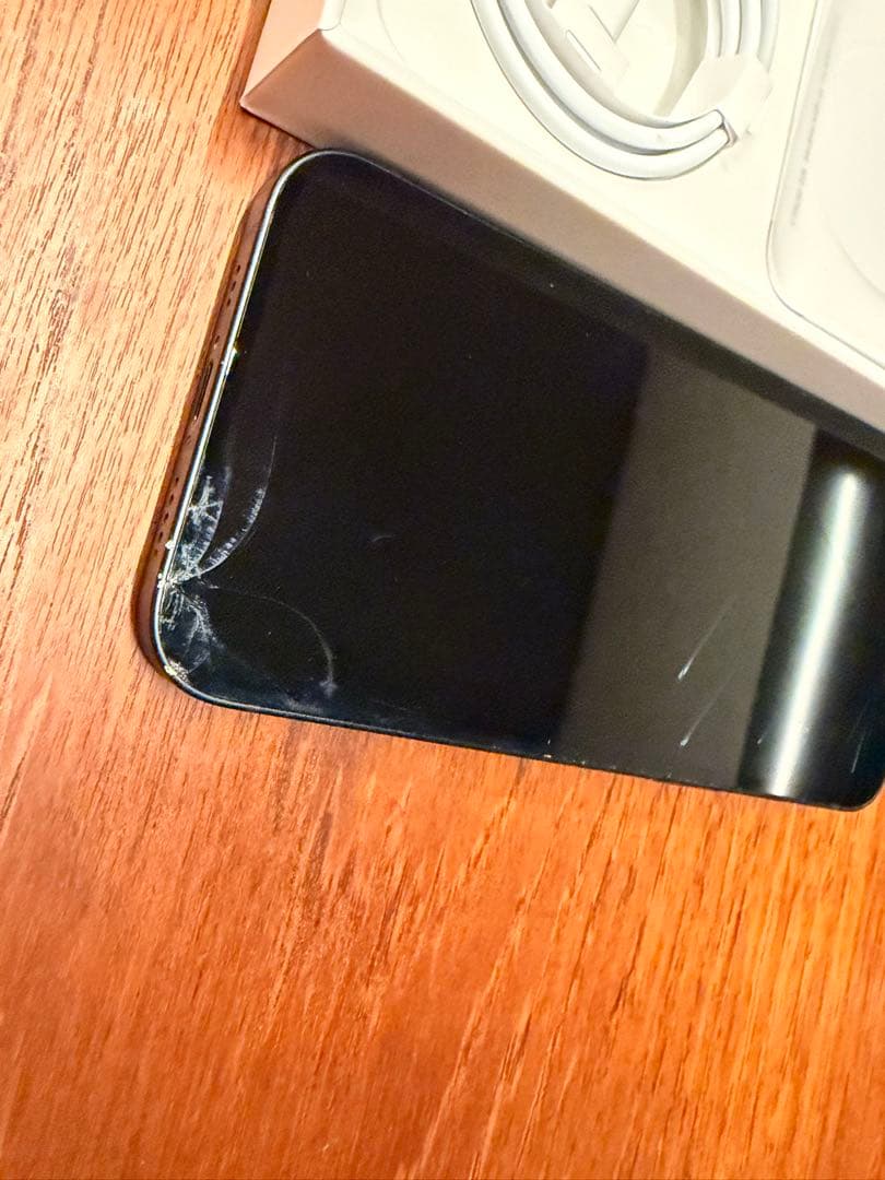 Apple iPhone 14 128G本体 画面ひび割れあり　ケースつき