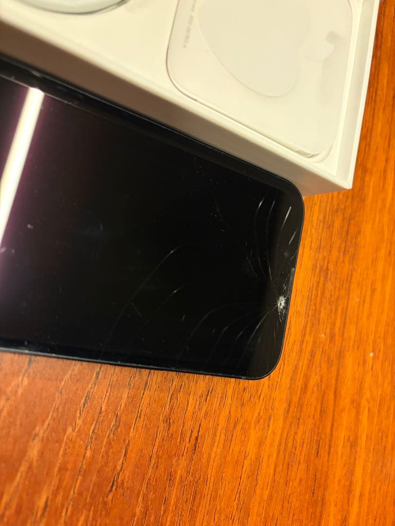 Apple iPhone 14 128G本体 画面ひび割れあり　ケースつき