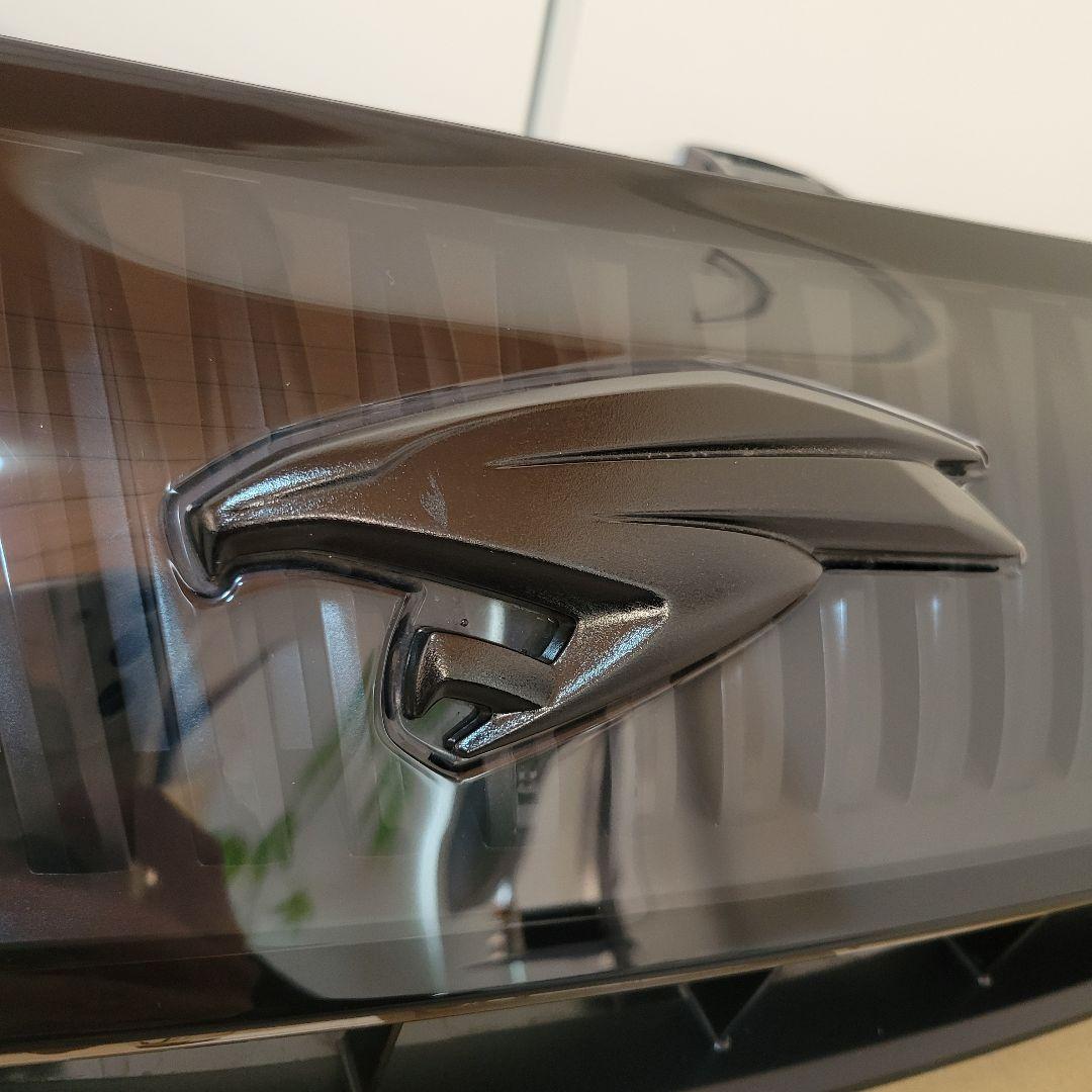 ハリアー60前期 純正グリル エンブレム黒塗装