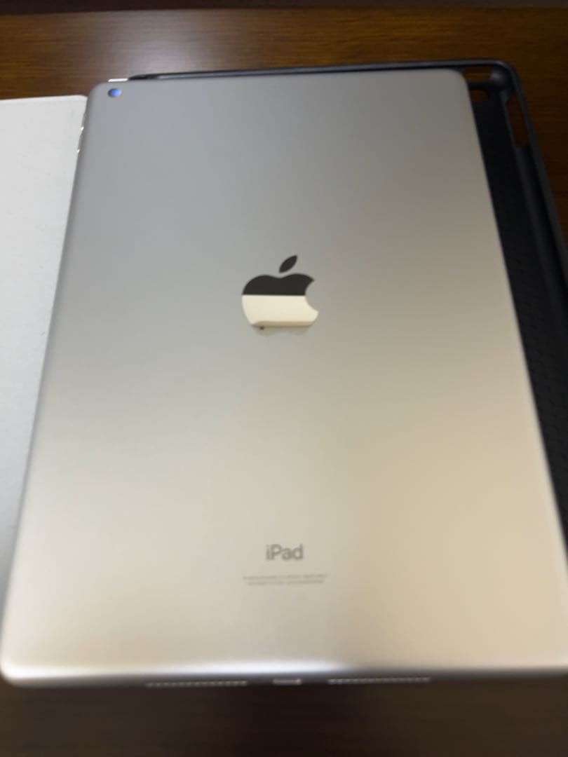 iPad(第9世代) 64GB Wi-Fiモデル　シルバー　バッテリー最大92%