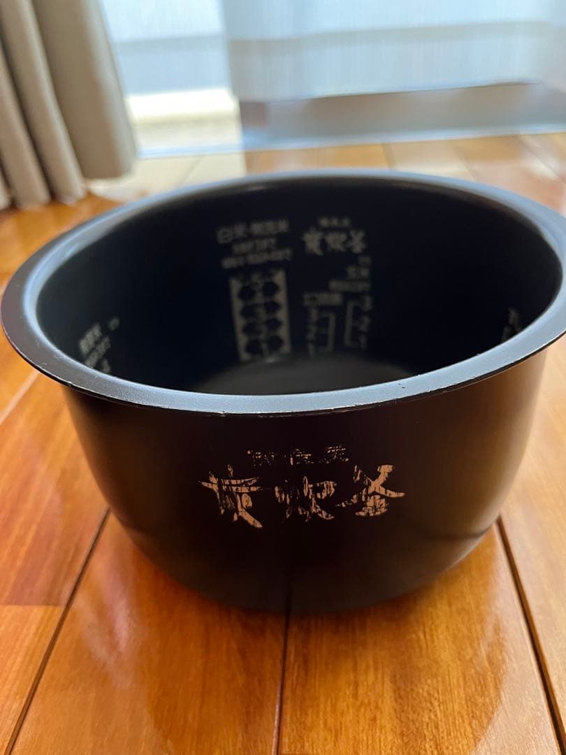 三菱 IH 炊飯器 5.5合炊き NJ-XE10E7-R 本炭釜 2019年製