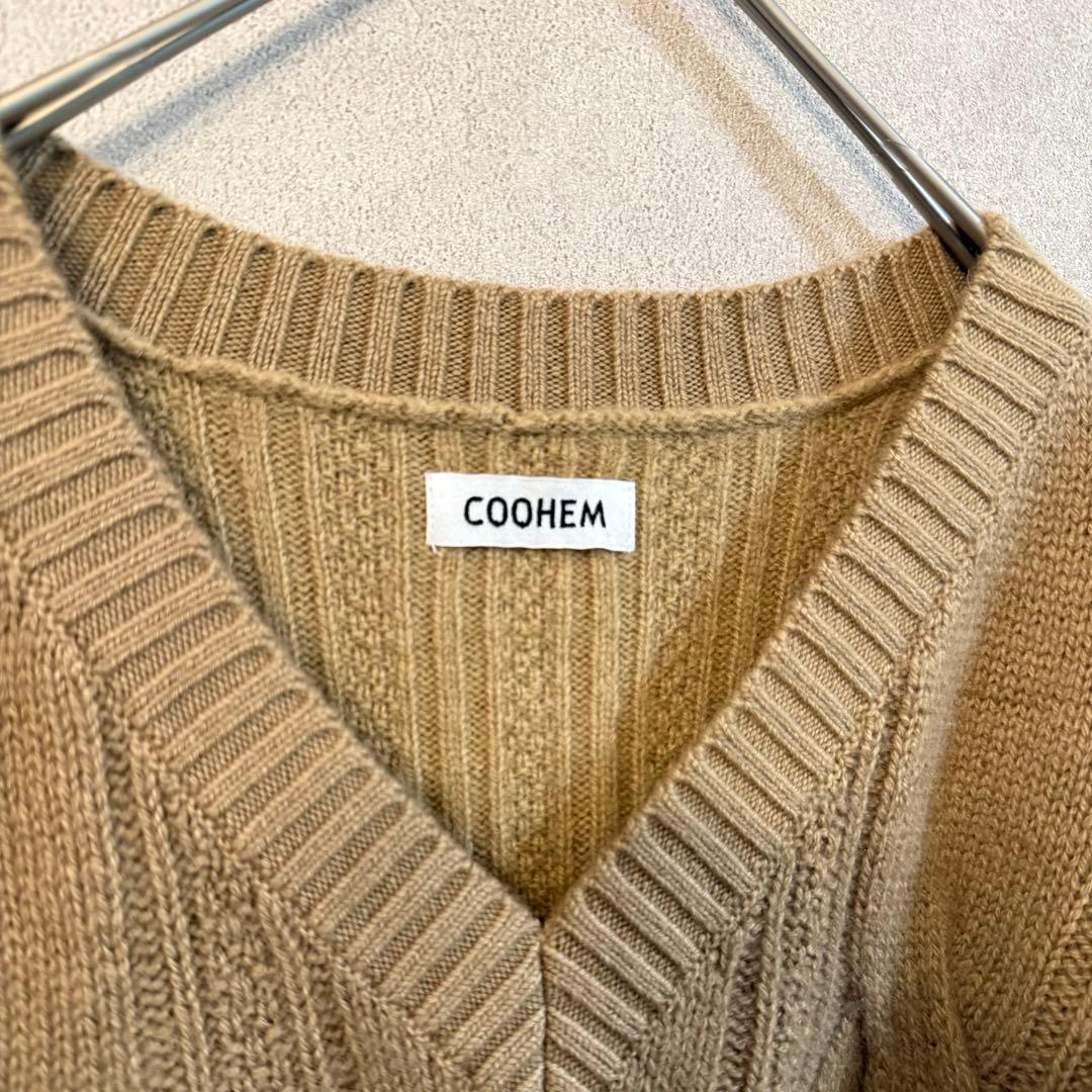 COOHEM ベージュ Vネック ニットセーター