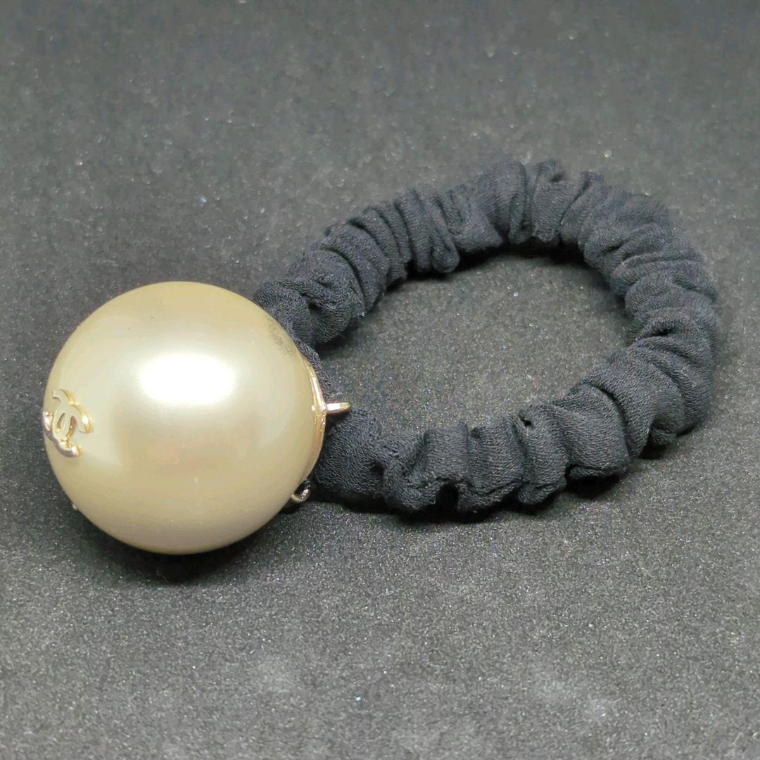 シャネル ヘアアクセサリー ヘアゴム シュシュ ココ F15V フェイクパール