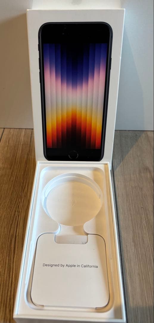 【美品】純正バッテリー iPhone SE3 ブラック128 GB 本体