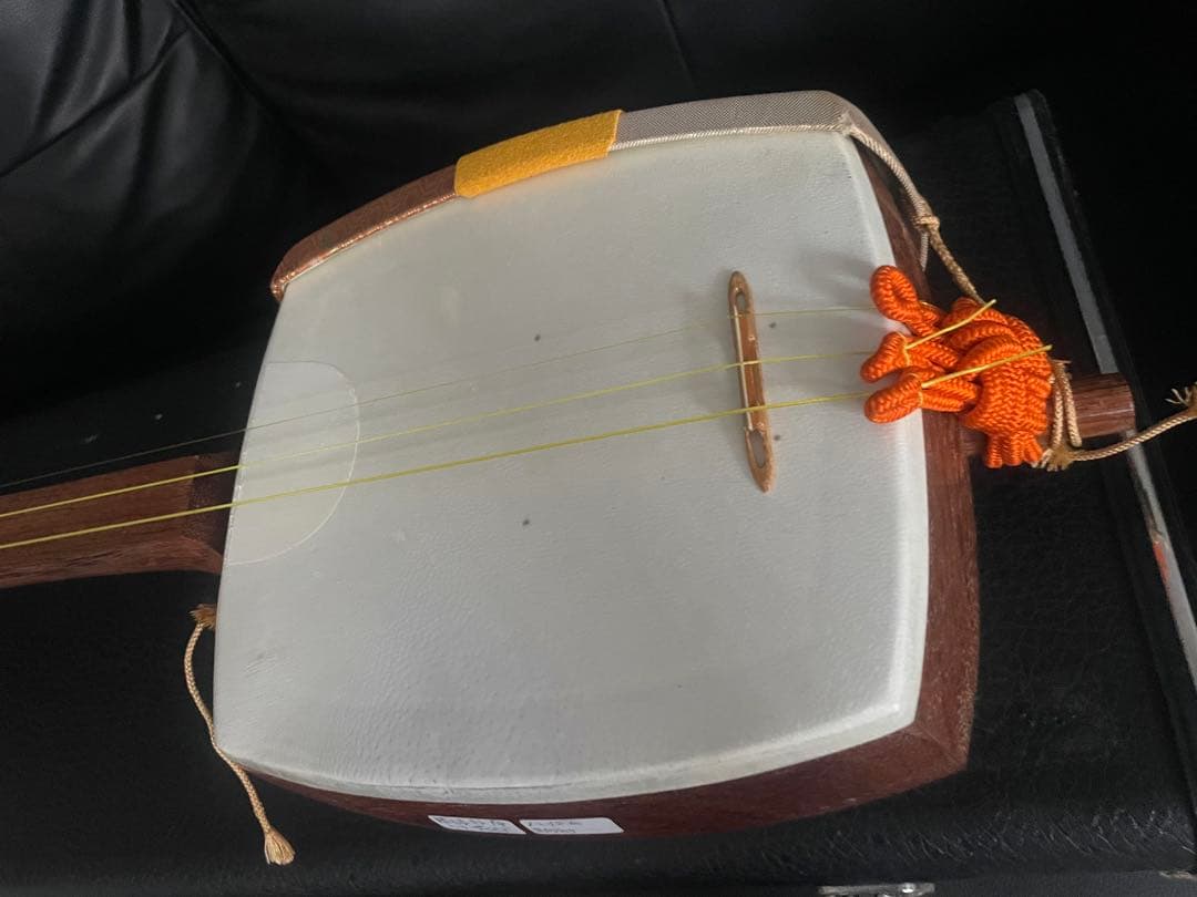 三味線　東さわり　花梨　皮やぶれなし　棹サイズ約30cm ケース付き