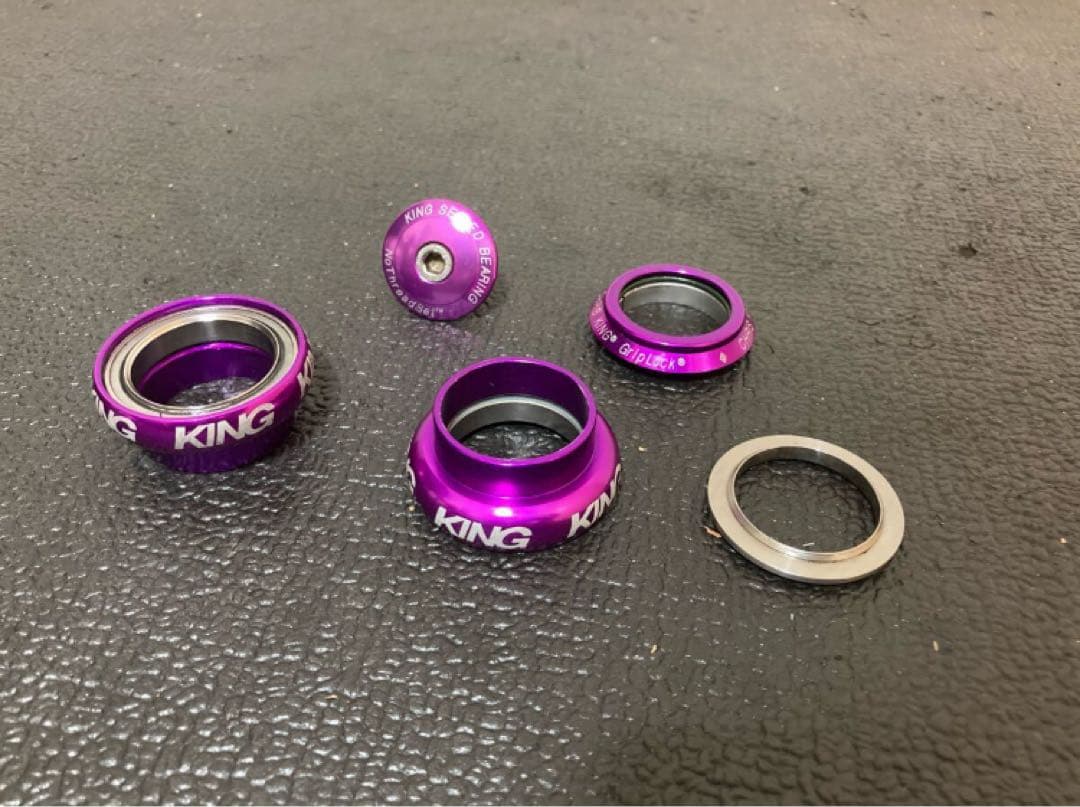 パーツ CHRIS KING NoThreadSet 1-1/8 3D VIOLET