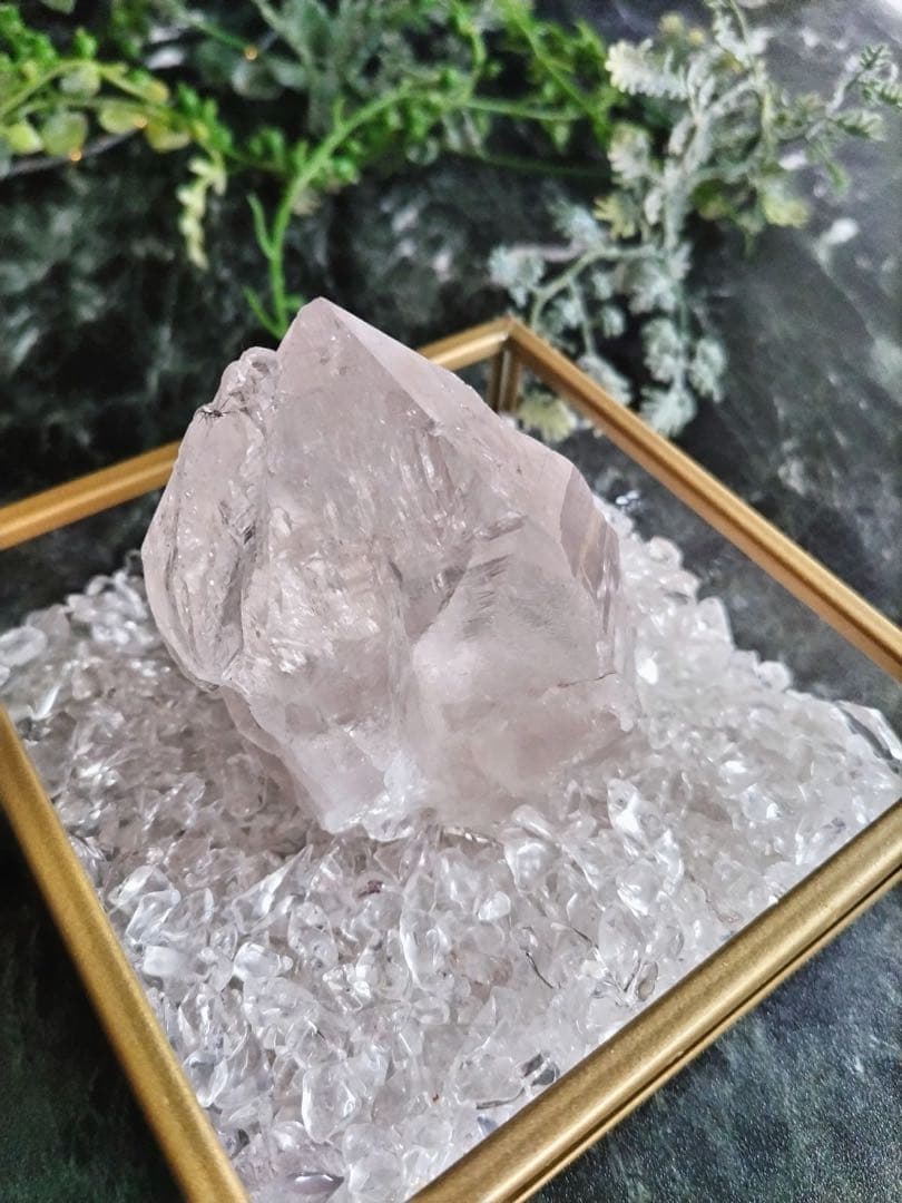 ガネーシュヒマール産水晶（最大幅約7.4cm、重量約151g）