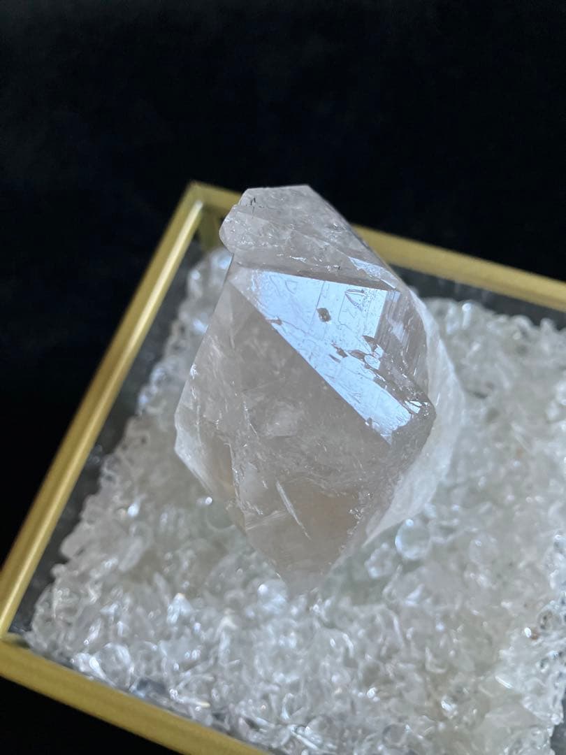 ガネーシュヒマール産水晶（最大幅約7.4cm、重量約151g）