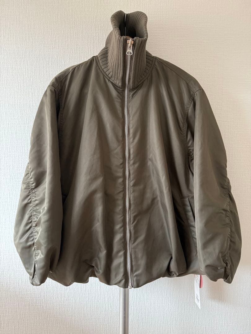 emmi 撥水リブカラーバルーンデザインブルゾン