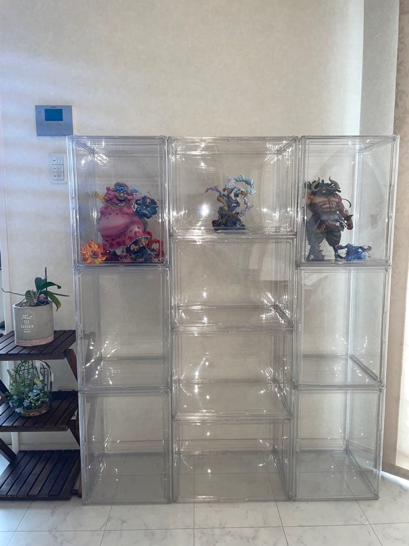 フィギュアケース　大型　2個