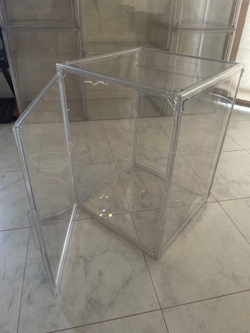 フィギュアケース　大型　2個