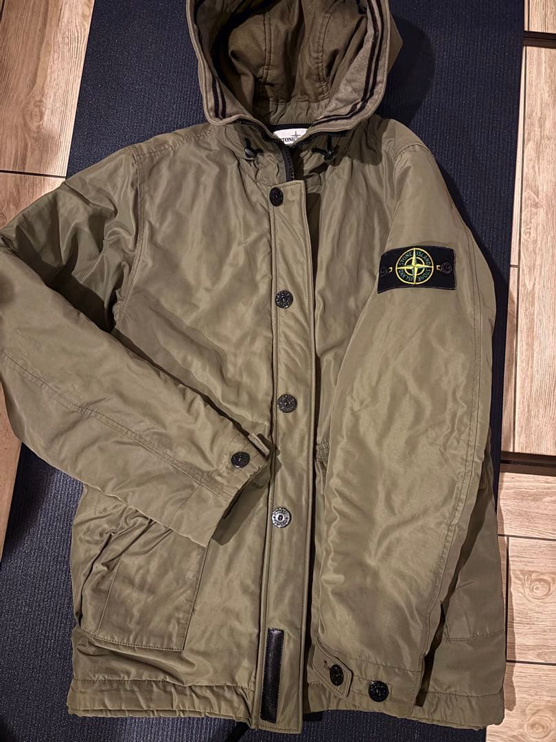 STONEストーンアイランド　プリマロフトジャケットカーキMサイズ