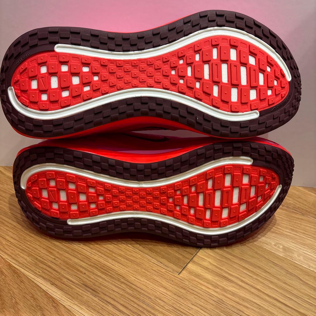 【ウィメンズ28.5cm(メンズ28cm)新品未使用】ナイキ ボメロプラス