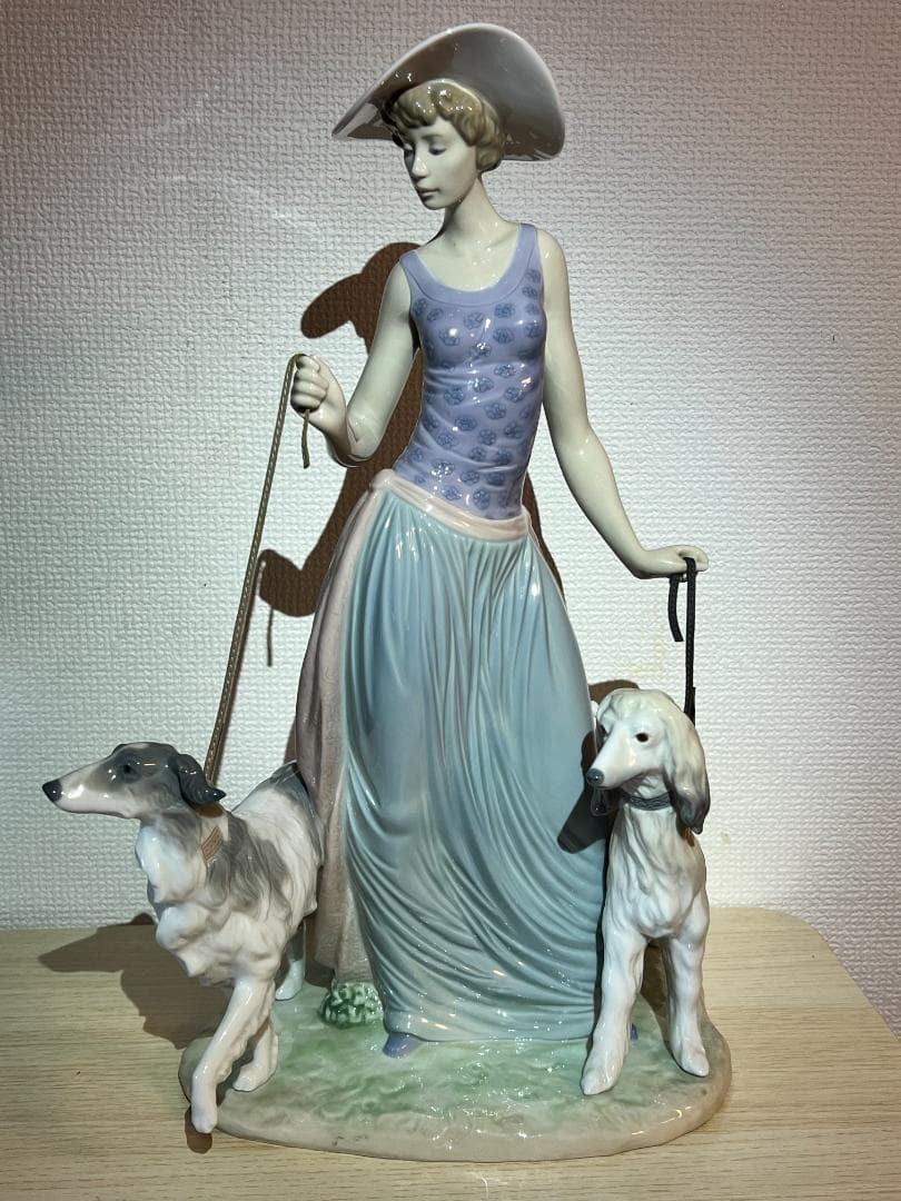 【海】リヤドロ　5802　優雅な散歩のひととき　置物　高約39cm LLADRO