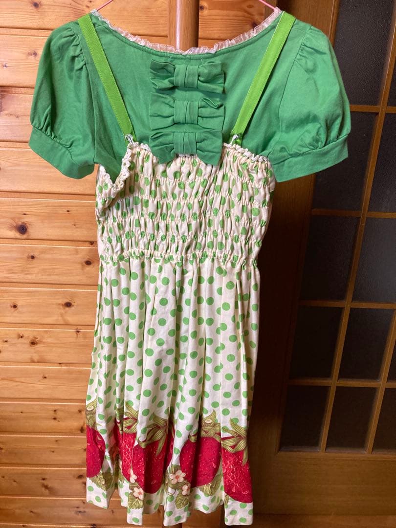 Emily Temple cute プルオーバー、キャミワンピセット イチゴ柄