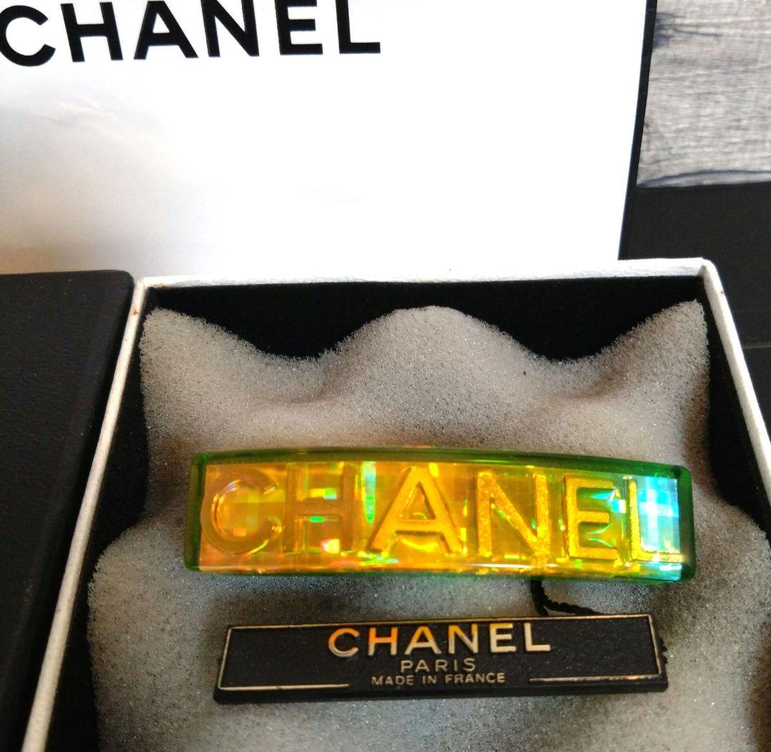 CHANEL ロゴ バレッタ ヘアアクセサリー マルチカラー