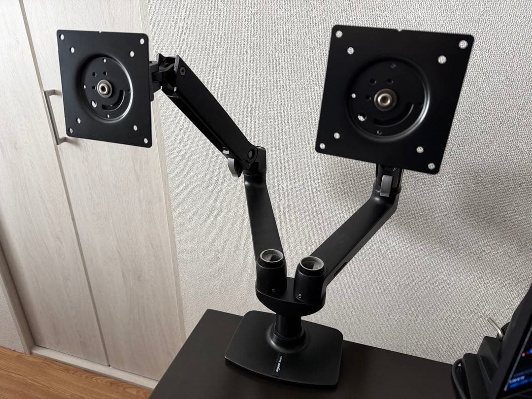 Amazonベーシック モニターアーム デュアル