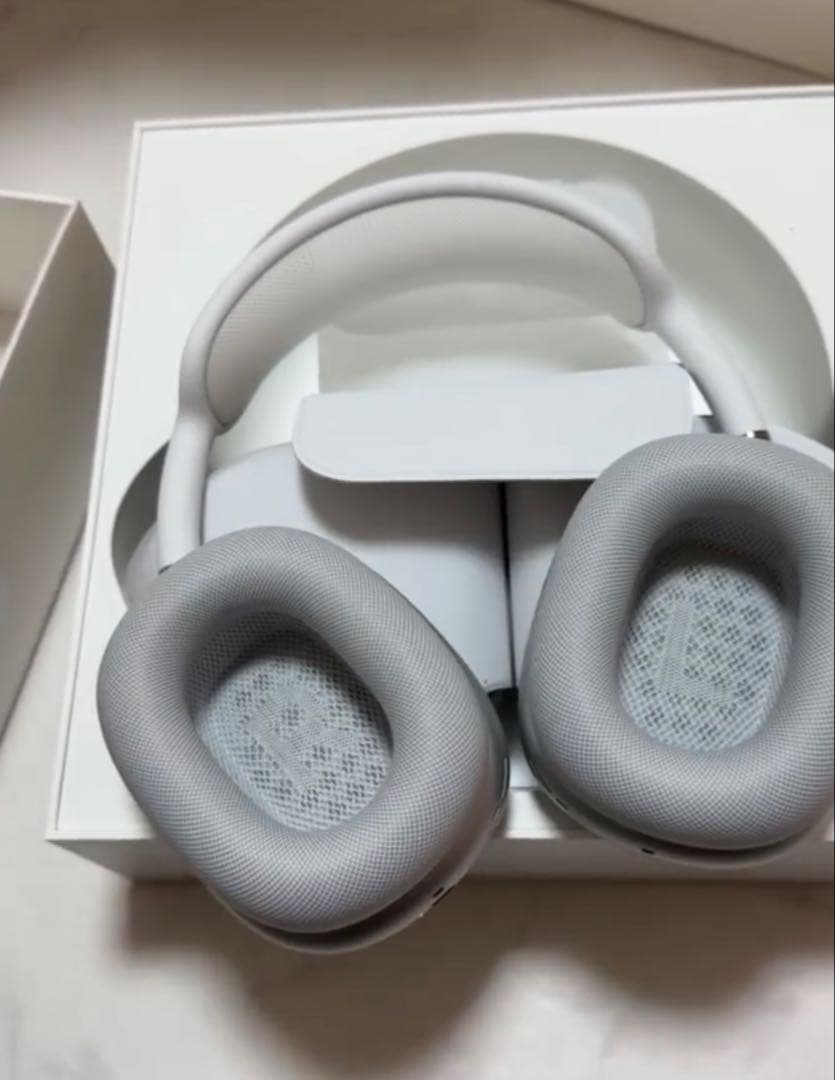 【ちひろ@即購入OK】さん専用　 AirPods MAXシルバー