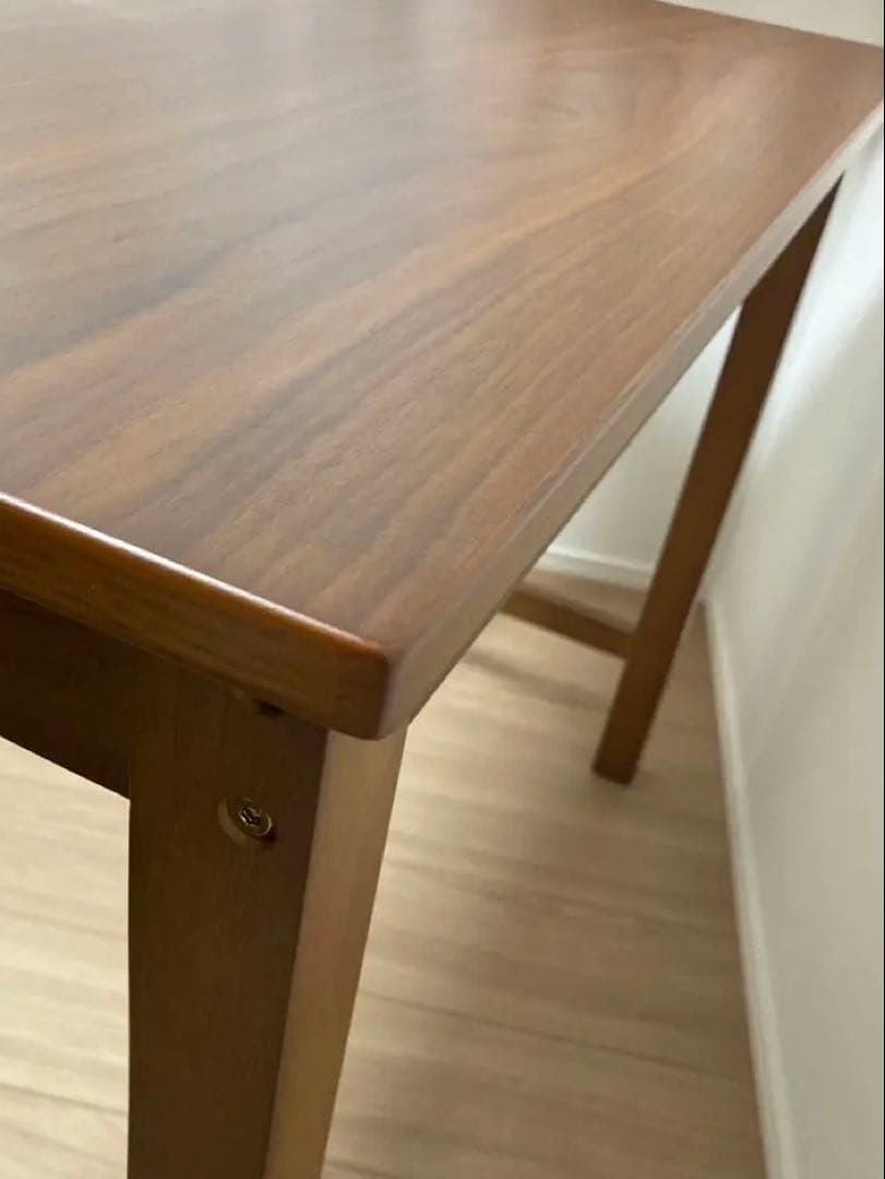 ブラウンのシンプルパソコンデスク　アンティーク風