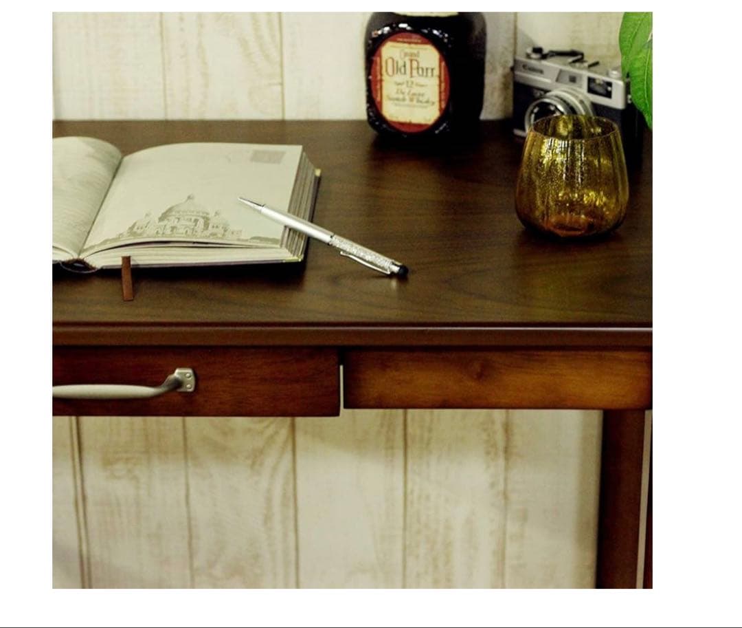 ブラウンのシンプルパソコンデスク　アンティーク風