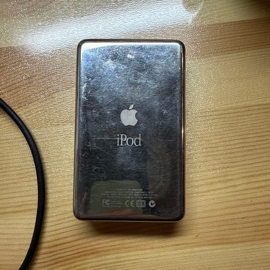 初代iPod 5GB 動作確認済み　純正アダプター付属