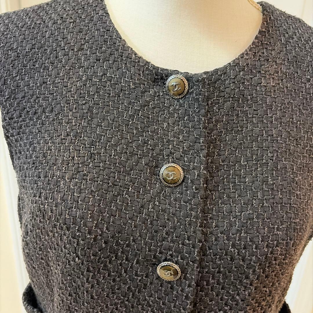 シャネルシャネル黒フリルワンピースサイズ42ツイード素材