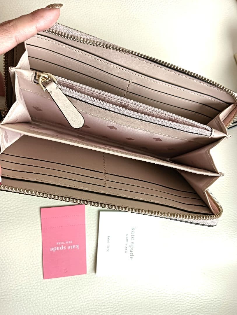 【限定ラスト１点】ケイトスペード長財布ベージュ ブラック黒レザーお洒落ツートーン