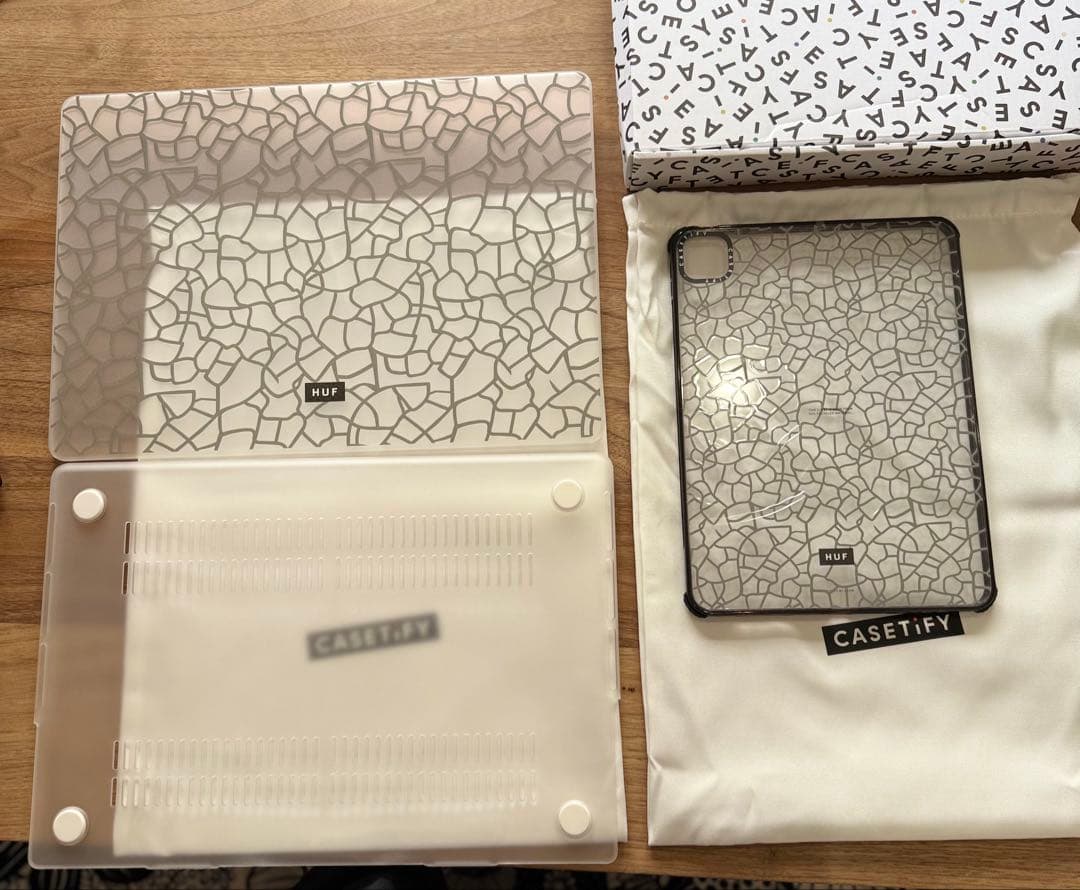 CASSETiFY ✖️HUFクラックパターン ノートPC.パットケース