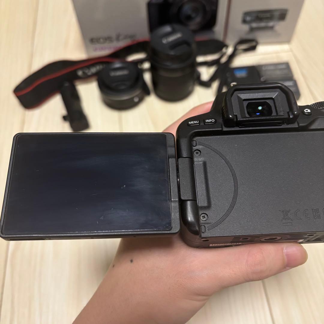 EOS Kiss x9 canon デジタル一眼レフカメラ　ブラック