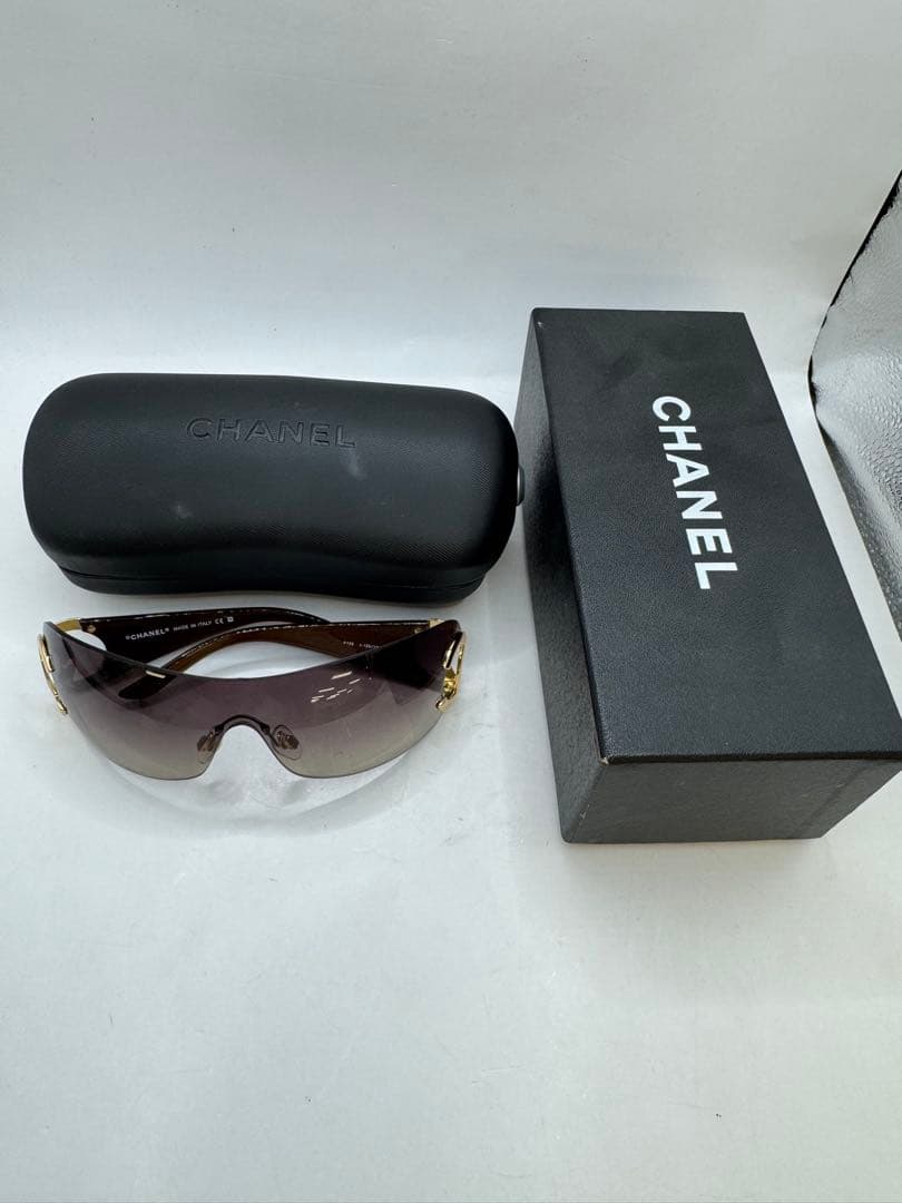 CHANEL シャネル　サングラス　カラーレンズ　フレームレス　ココマーク