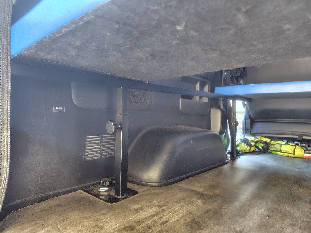 LINKS FACTORY カーゴマット 青　200系ハイエース