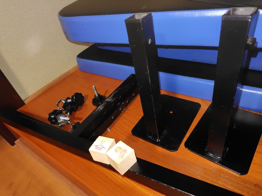 LINKS FACTORY カーゴマット 青　200系ハイエース