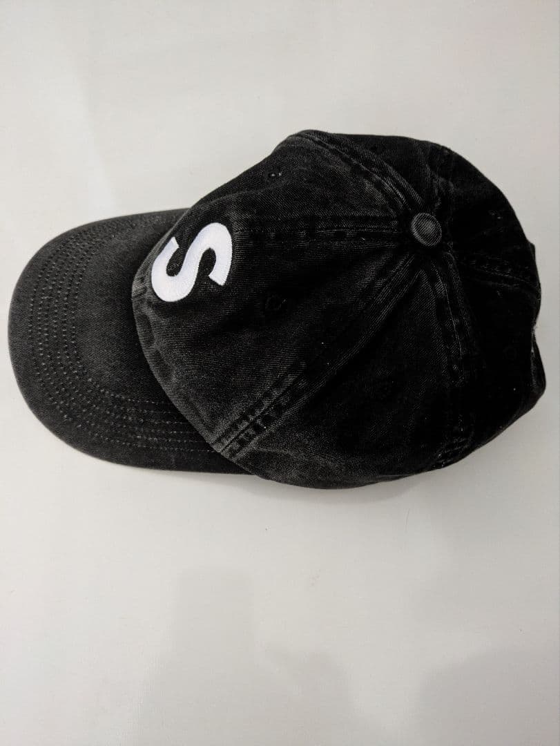 Supreme pigment S Logo 6−panel SS25 黒