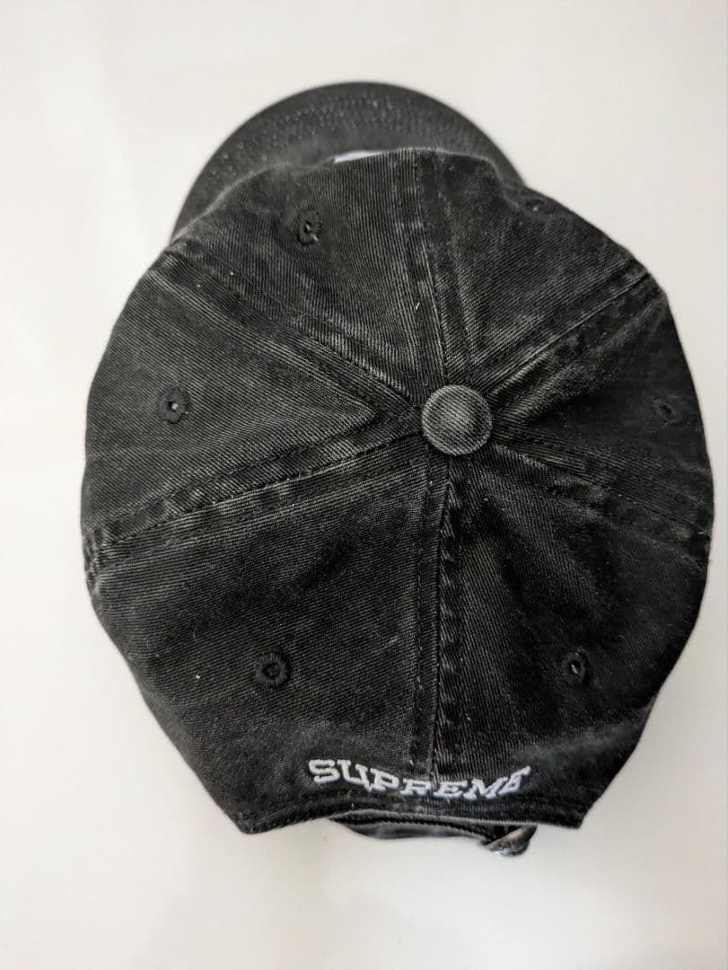 Supreme pigment S Logo 6−panel SS25 黒