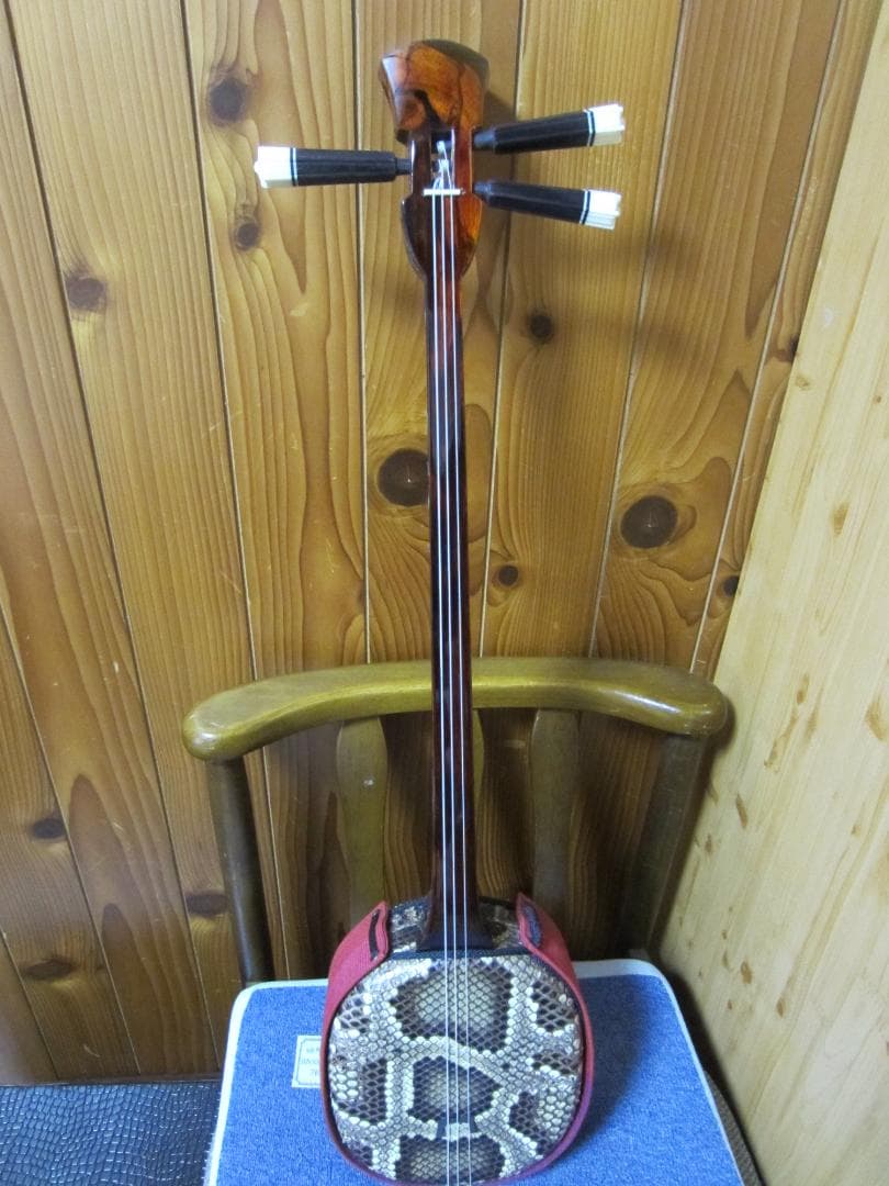 三線工房ひかり沖縄三線 蛇皮強化二重張り ハードケース付き 中古整備品 9