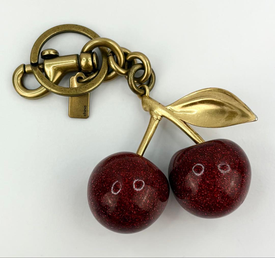 み 　COACH コーチ　モチーフ　チャーム　さくらんぼ