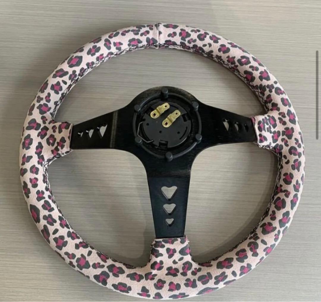 【国内発送】レザーステアリングホイール,ヒョウ柄 JDMハート型,15インチ