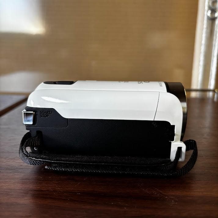 Canon iVIS HF R700 2016年製 付属品多数 予備バッテリー付