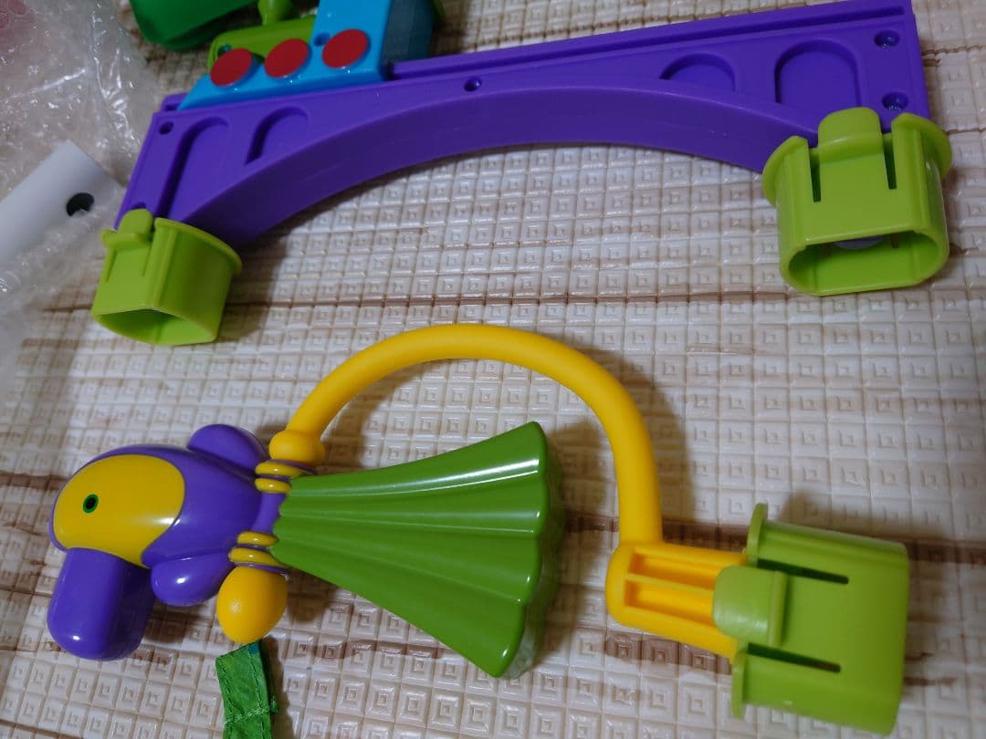 はらぺこあおむし　アクティビティジャンパー　Eric Carle ベビージム