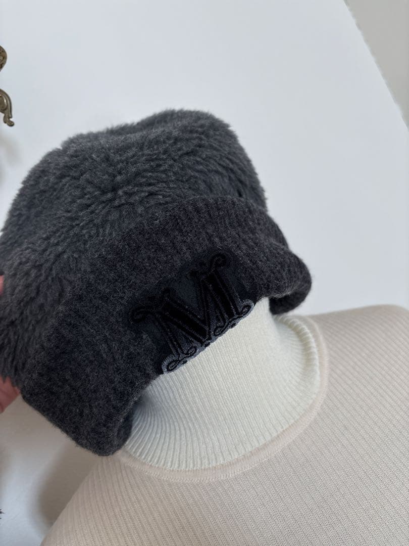 未使用　MAX MARA テディベア ビーニー ニット帽　グレー色