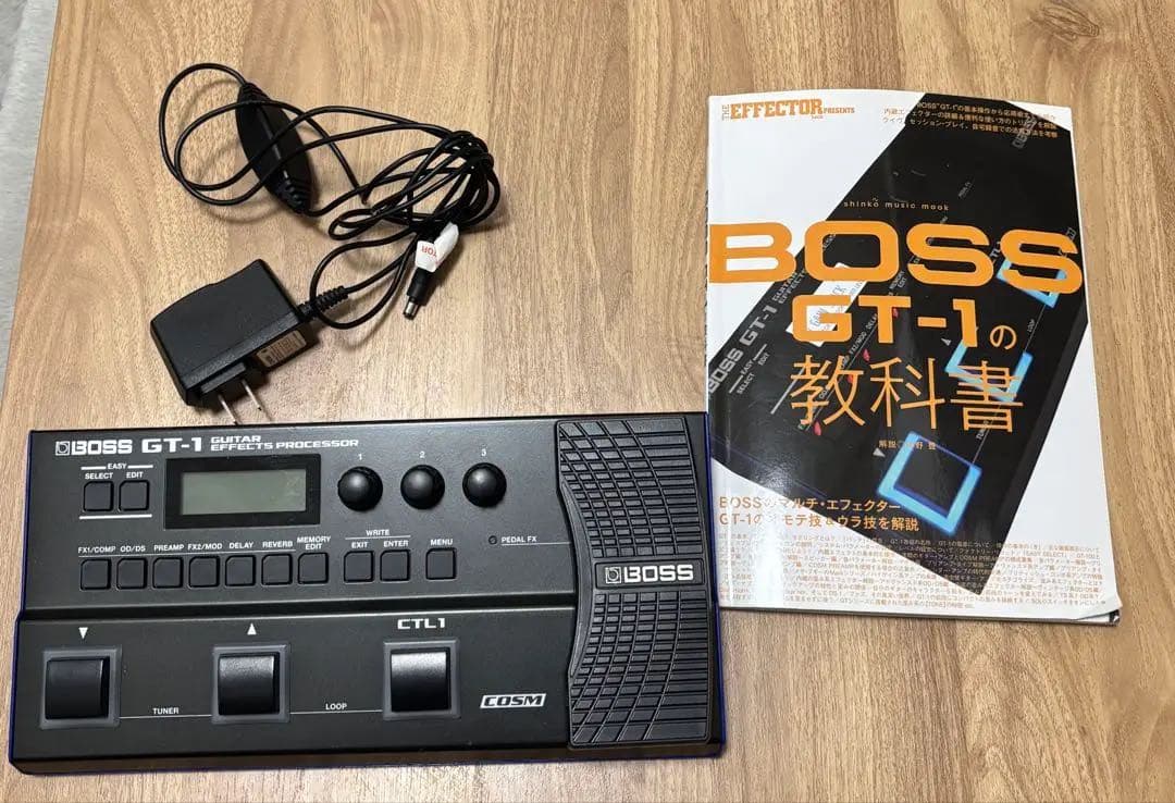 BOSSマルチエフェクターGT-1 (純正ACアダプター、GT-1の教科書付き)