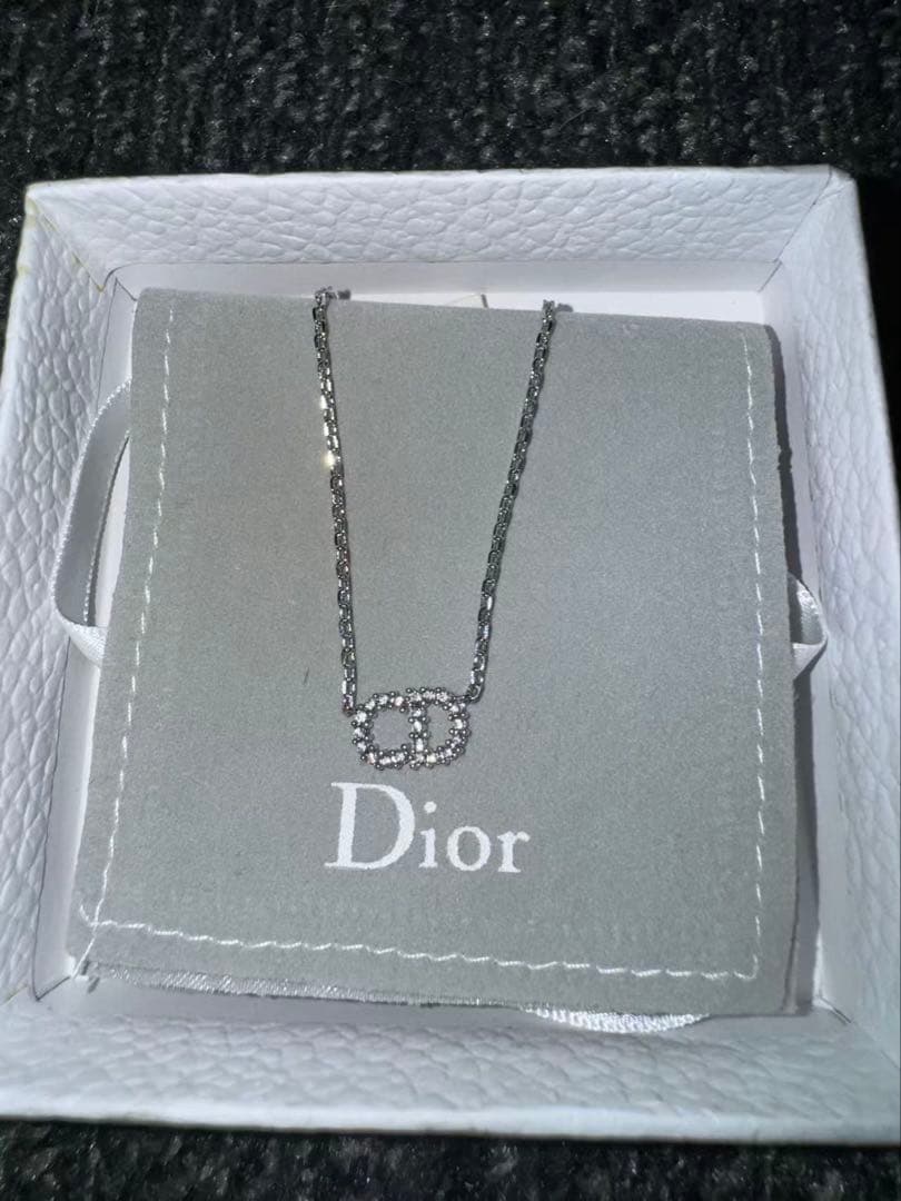 Dior CDロゴネックレス シルバー