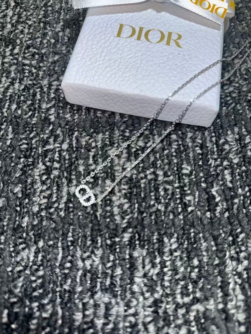 Dior CDロゴネックレス シルバー