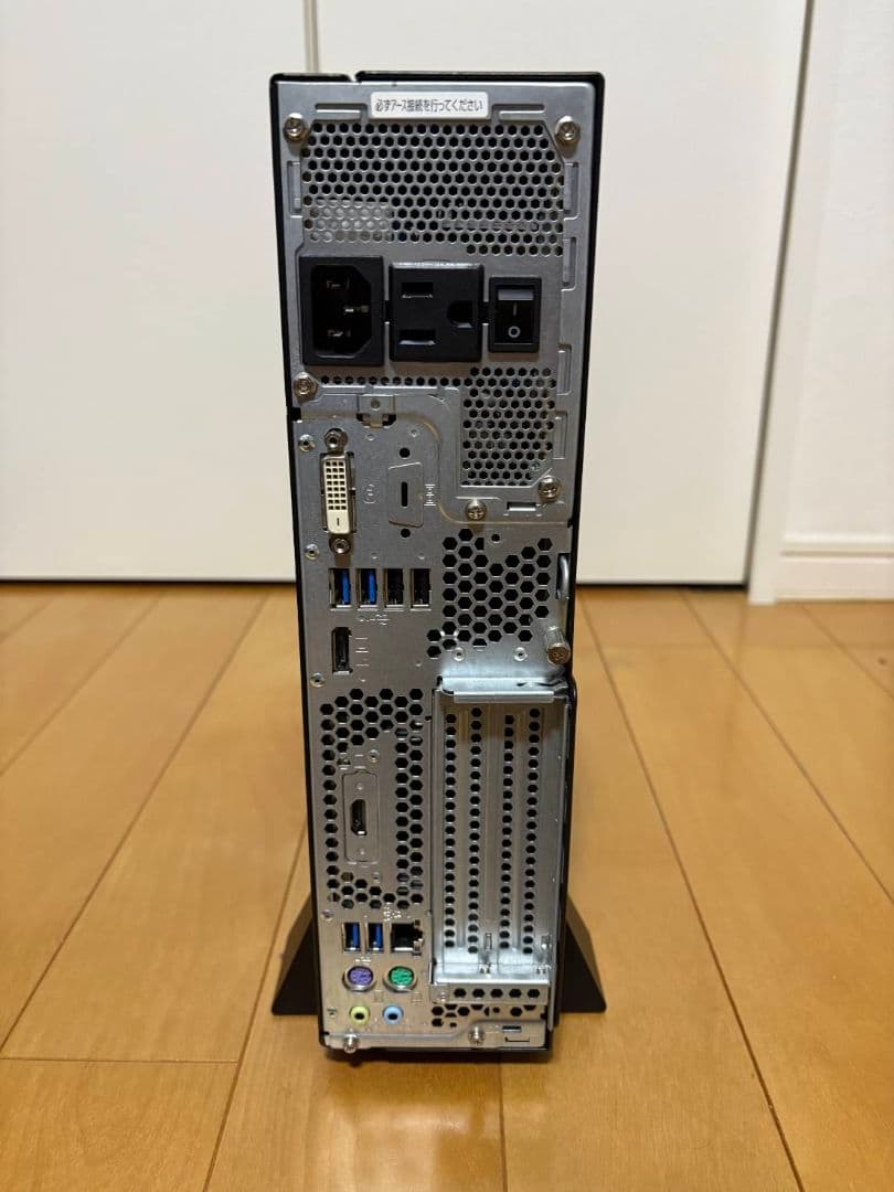 Windowsデスクトップ Fujitsu ESPRIMO i7 8700 16gb 256gb