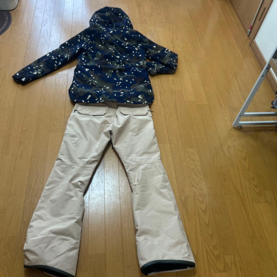 HOLDEN スノーボードウェア VOLCOMパンツ