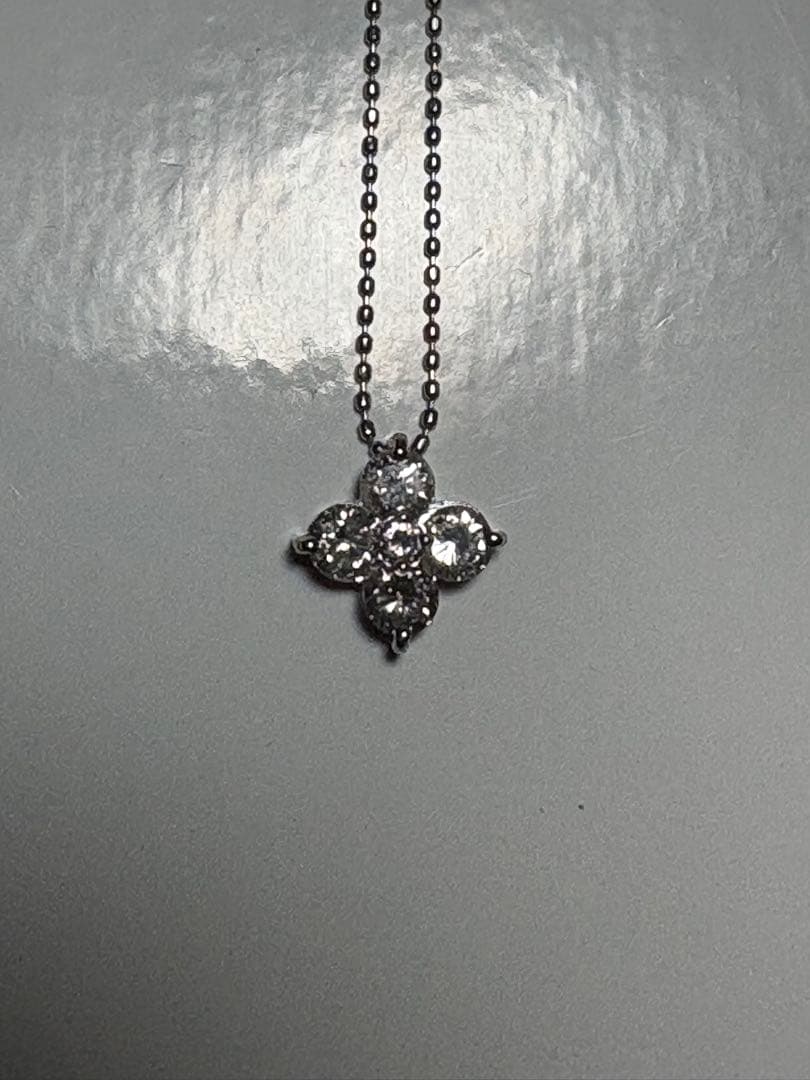 美品　プラチナダイヤモンド0．7カラットネックレス刻印あり