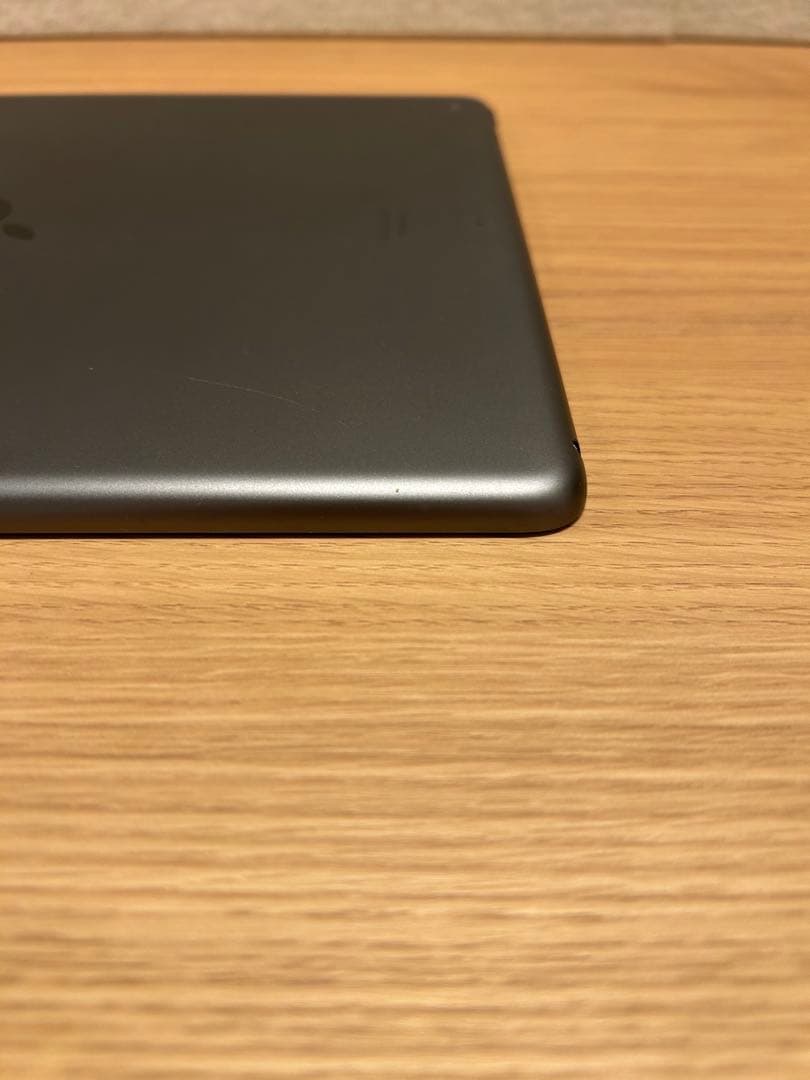 【背面傷】iPad (第8世代) 128GB WiFiモデル